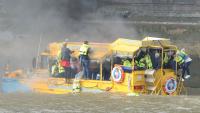 Duck-tour-boat-on-fire--002