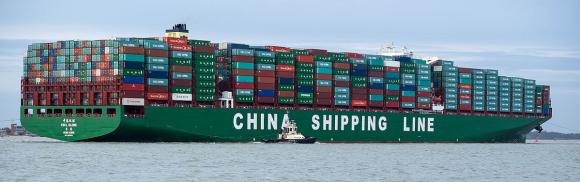 CSCL_Globe_arriving_at_Felixstowe,_United_Kingdom